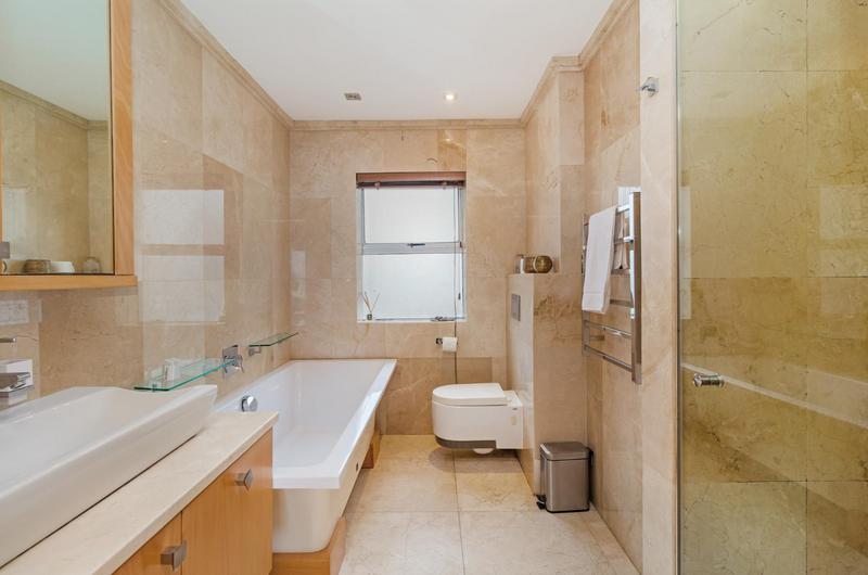 To Let 3 Bedroom Property for Rent in Dolphin Beach Western Cape